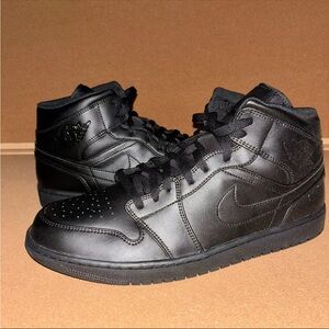 Nike Air Jordan 1 Mid Size 13 Triple Black